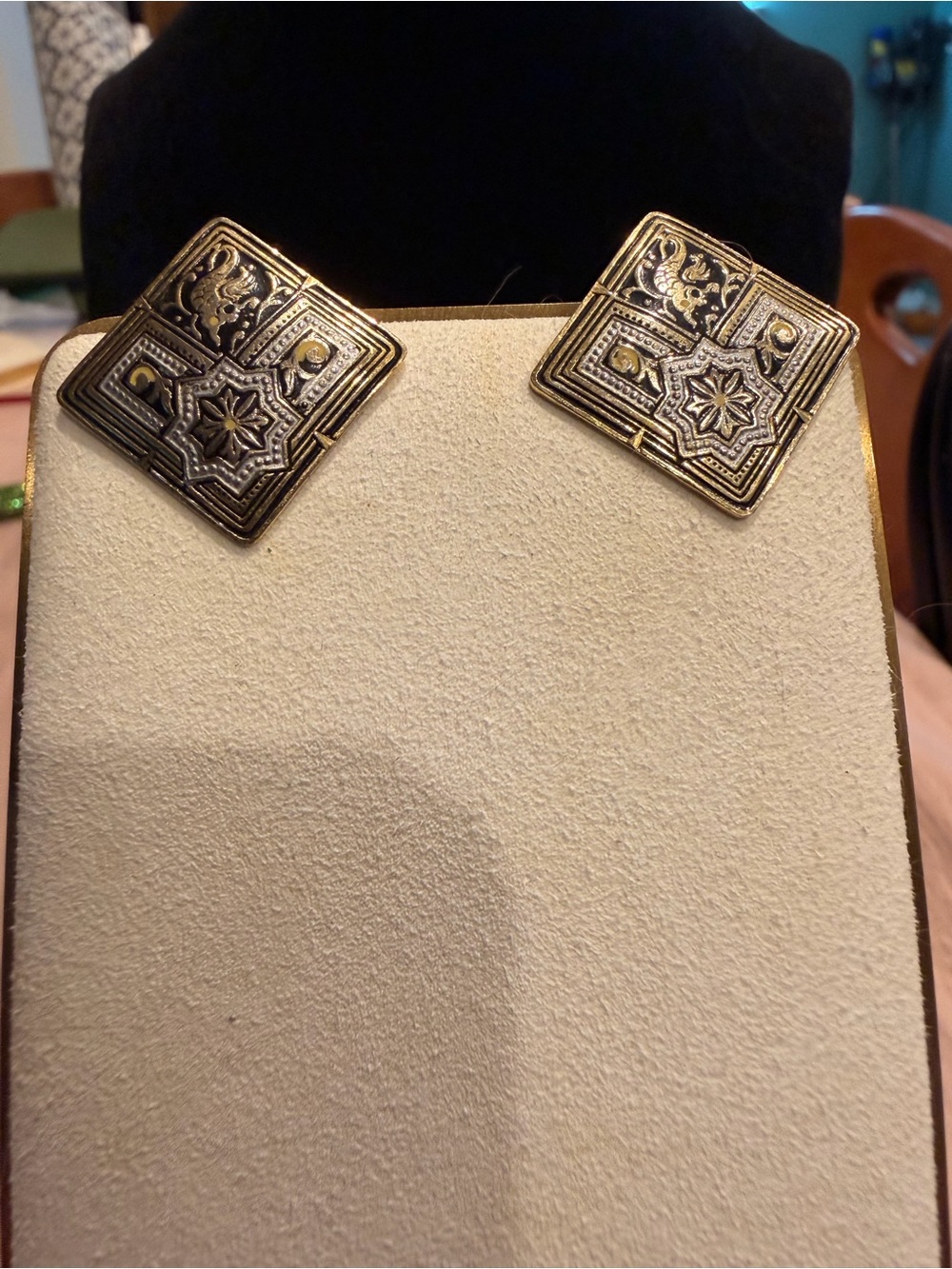 Vintage Damascene clip on Earrings